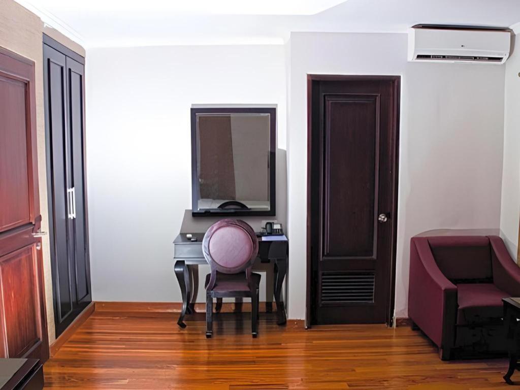 P Hotel Jakarta Eksteriør billede
